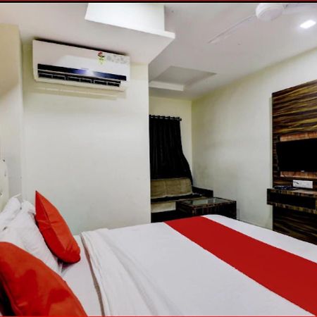 Hotel Gitanjali Inn อาเมดาบัด ภายนอก รูปภาพ