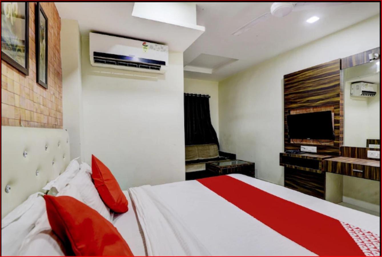 Hotel Gitanjali Inn อาเมดาบัด ภายนอก รูปภาพ